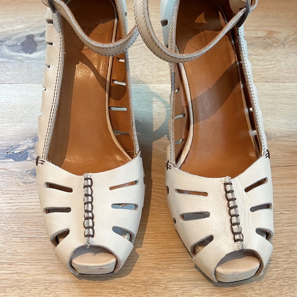 FRYE Women’s Cream Ankle-Strap Peep-Toe Sandals - Picture 9 of 11